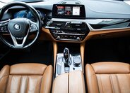 BMW Řada 5 Kombi 3,0 l 195 kw