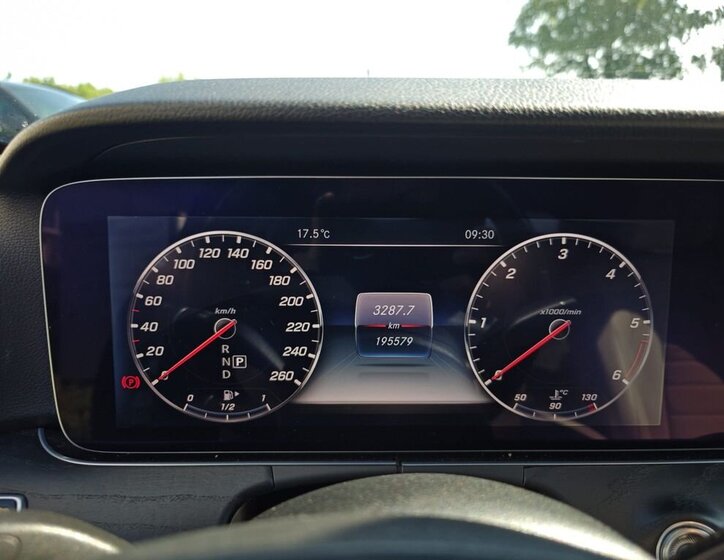 Mercedes-Benz Třídy E 12