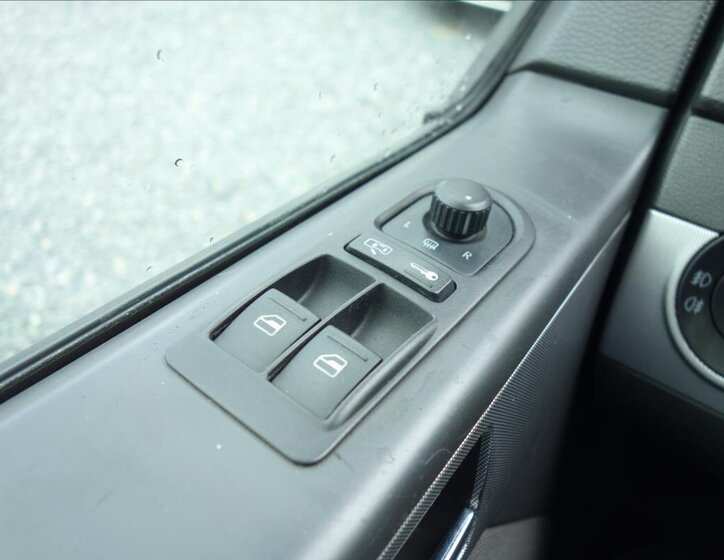 Volkswagen Multivan Kombi 2,5 l 128 kw