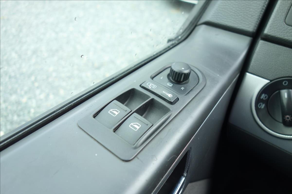 Volkswagen Multivan Kombi 2,5 l 128 kw