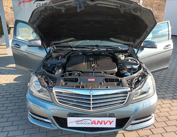 Mercedes-Benz Třídy C Kombi 2,1 l 100 kw