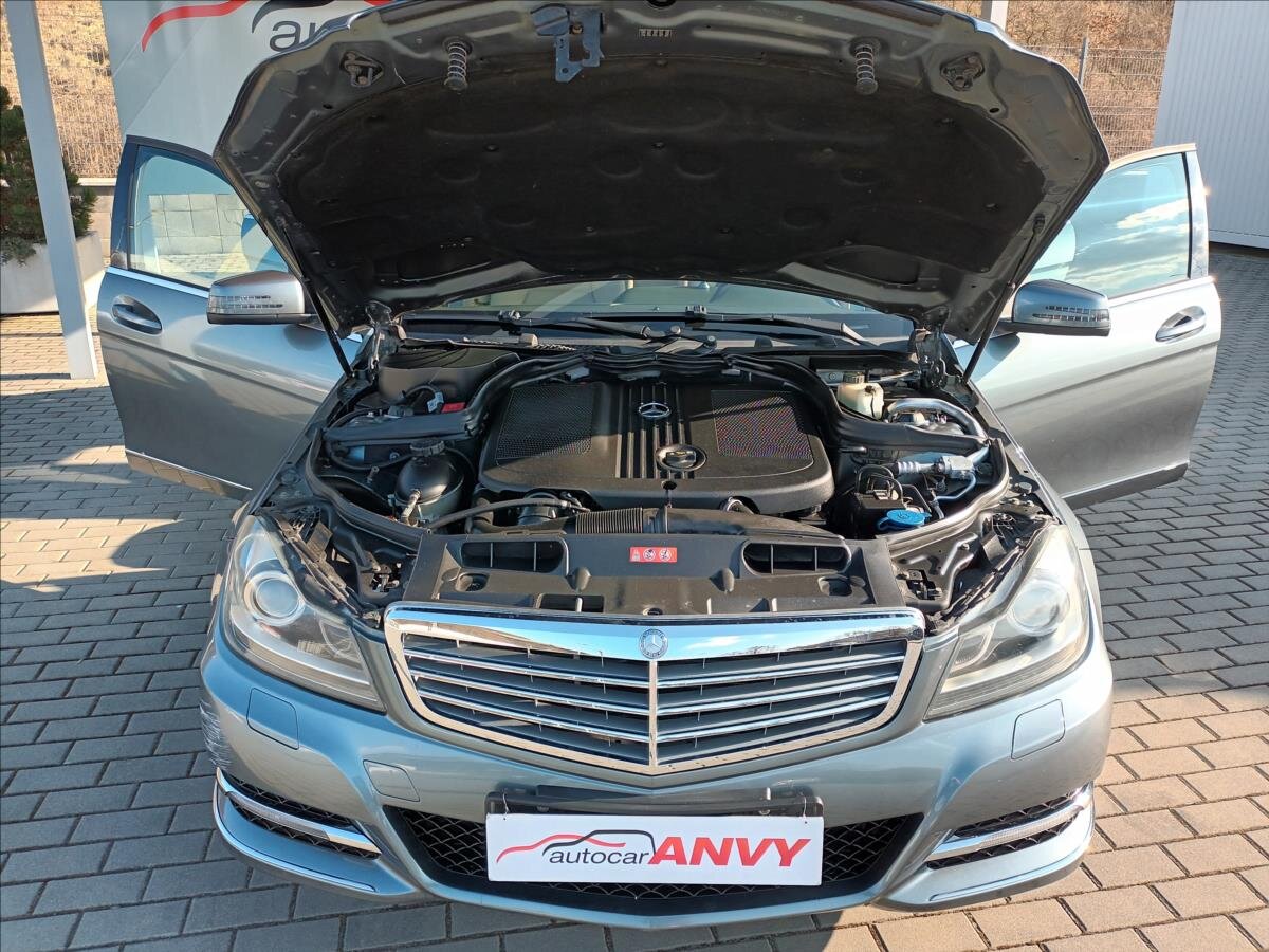 Mercedes-Benz Třídy C Kombi 2,1 l 100 kw