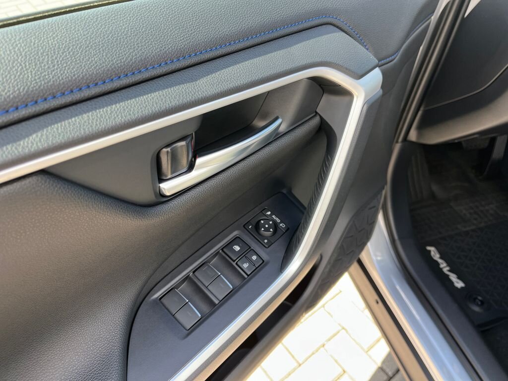 Toyota RAV4 SUV / Terénní 2,5 l 131 kw