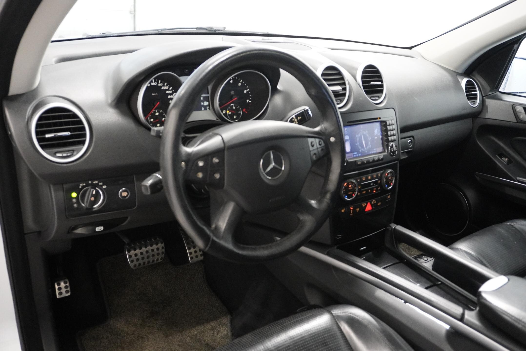 Mercedes-Benz Třídy M SUV 6,2 l 375 kw