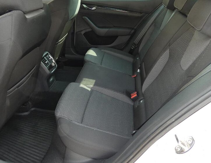 Škoda Octavia Sedan / Limuzína 1,5 l 110 kw