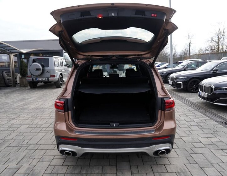 Mercedes-Benz GLB SUV / Terénní 2,0 l 225 kw