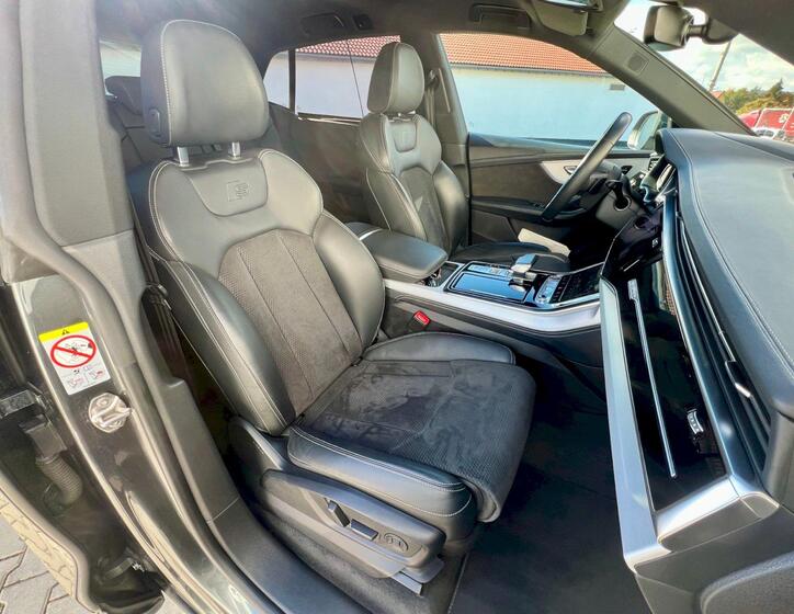 Audi SQ8 22