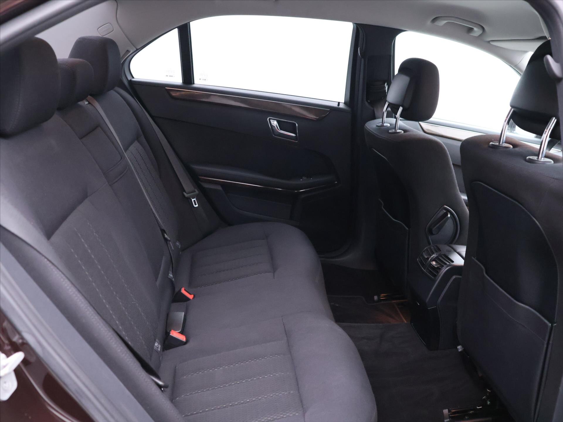 Mercedes-Benz Třídy E Sedan / Limuzína 3,5 l 215 kw