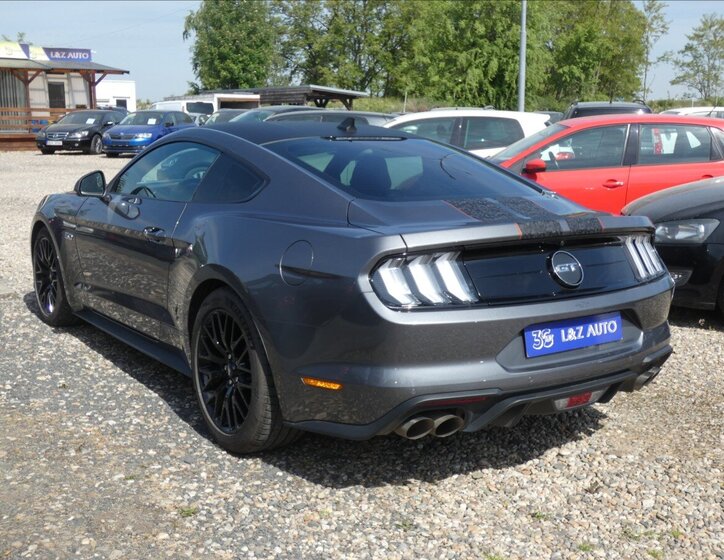 Ford Mustang Kupé 5,0 l 330 kw