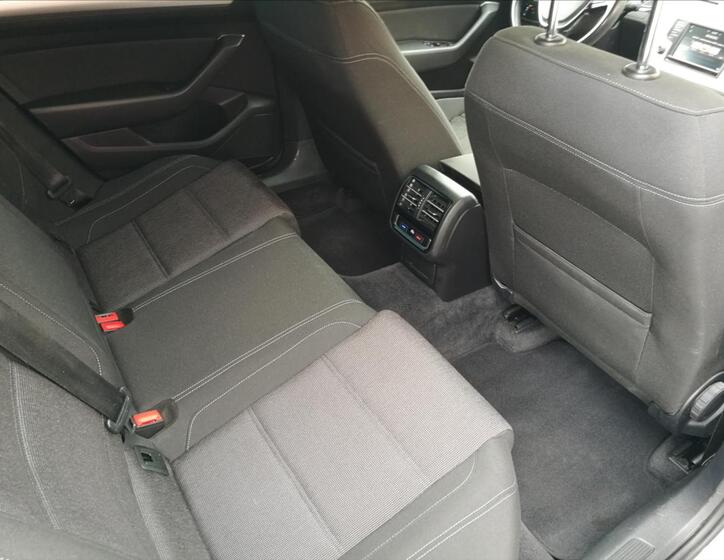 Volkswagen Passat 18