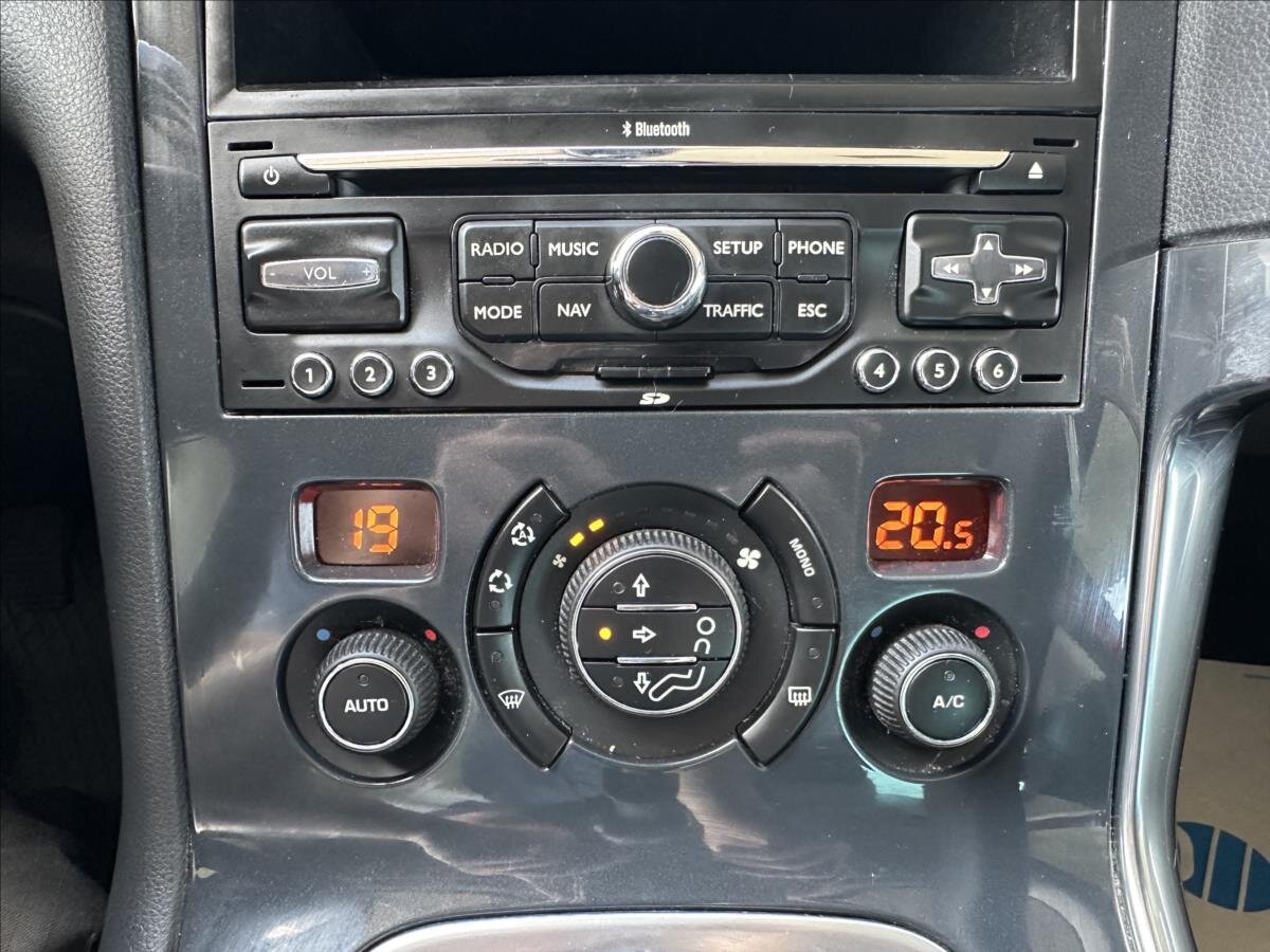 Peugeot 3008 MPV 1,6 l 115 kw