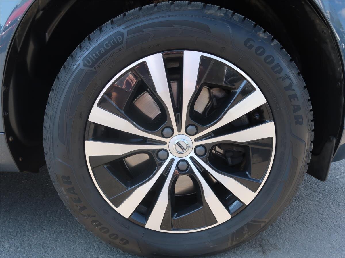 Volvo XC60 SUV / Terénní 2,0 l 145 kw