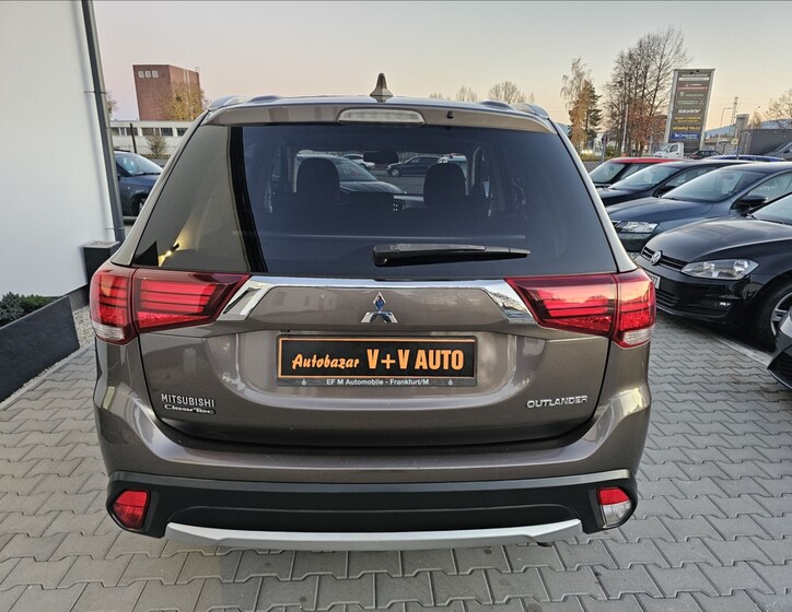 Mitsubishi Outlander 7