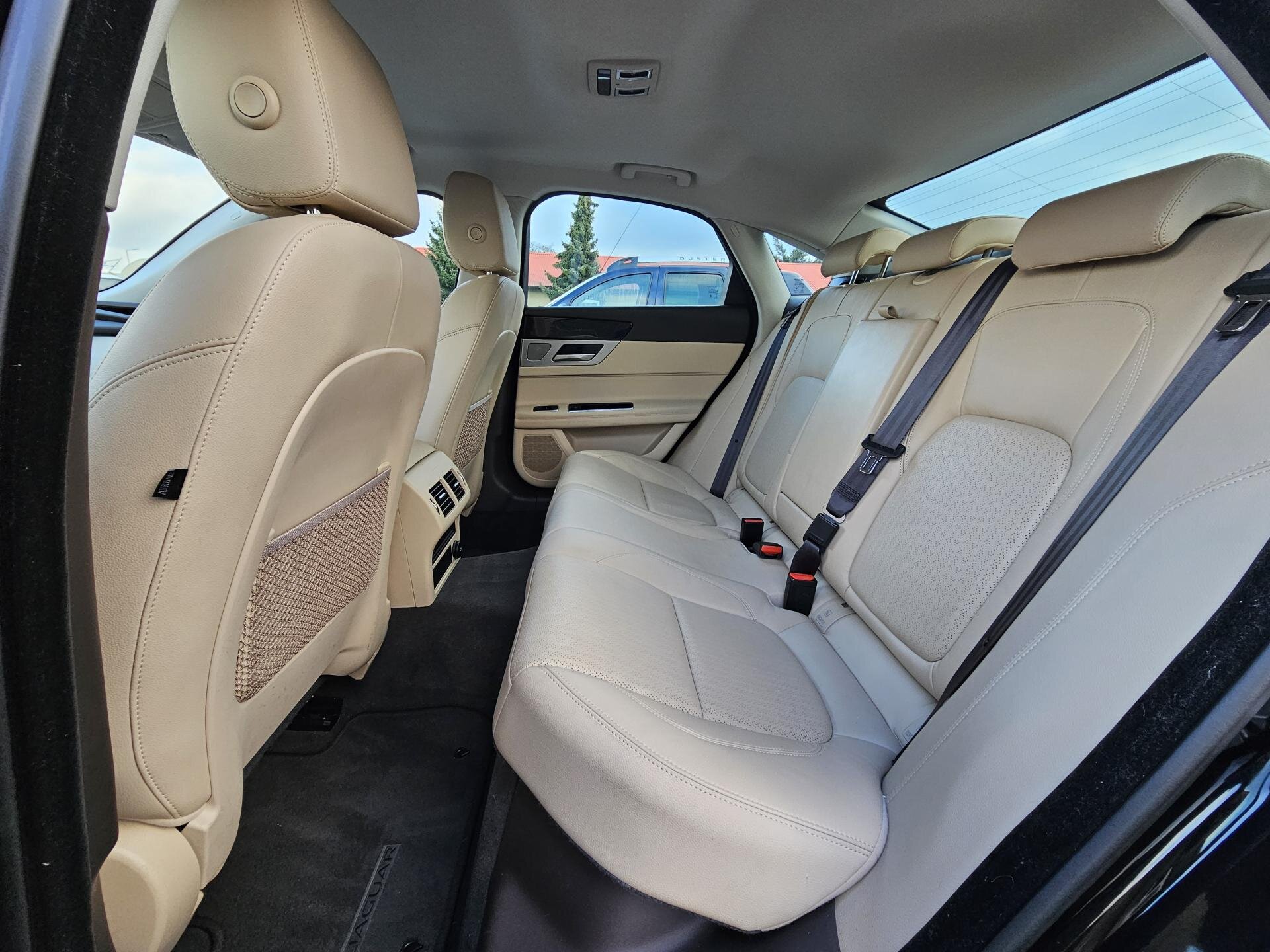 Jaguar XF Sedan 2,0 l 177 kw