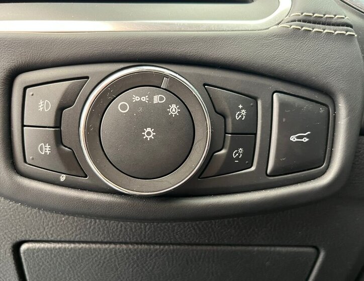 Ford S-MAX MPV 2,5 l 140 kw