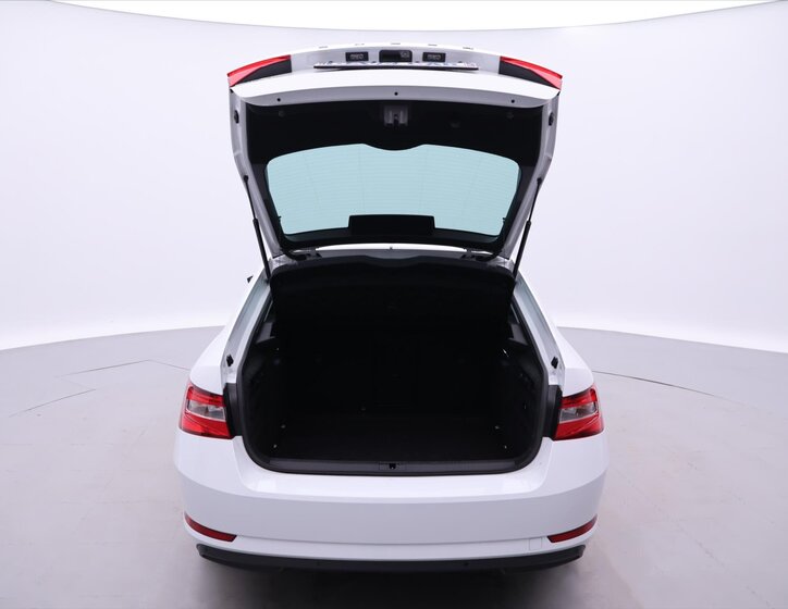 Škoda Superb Liftback 2,0 l 110 kw