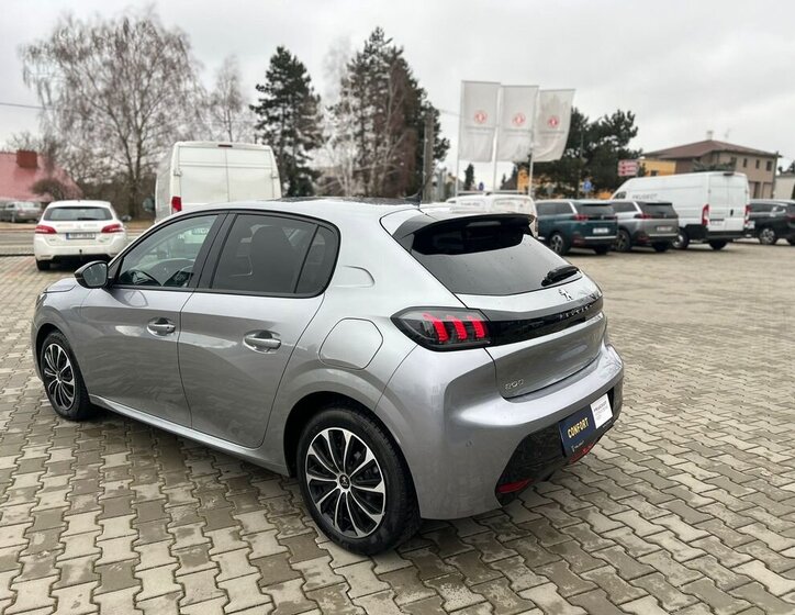 Peugeot 208 Hatchback 1,2 l 74 kw