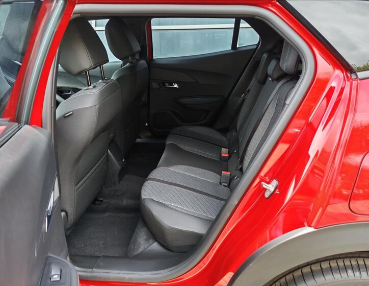 Peugeot 2008 SUV / Terénní 1,2 l 107 kw