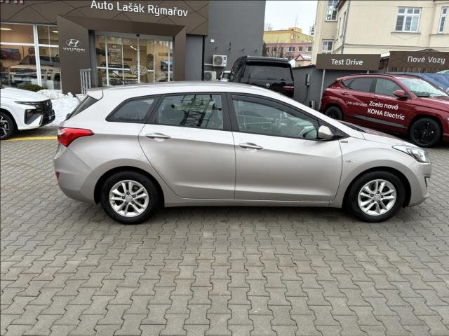 Hyundai i30 Kombi 1,6 l 99 kw