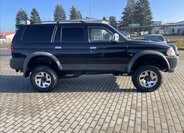Mitsubishi Pajero 5