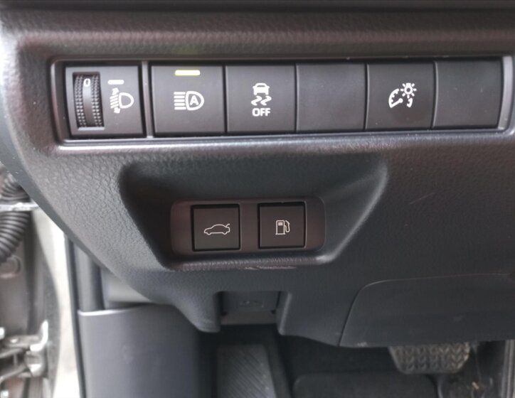 Toyota Camry Sedan 2,5 l 137 kw