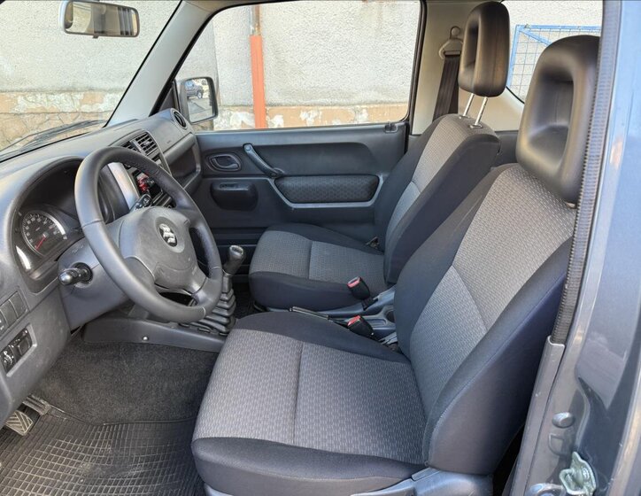 Suzuki Jimny 12