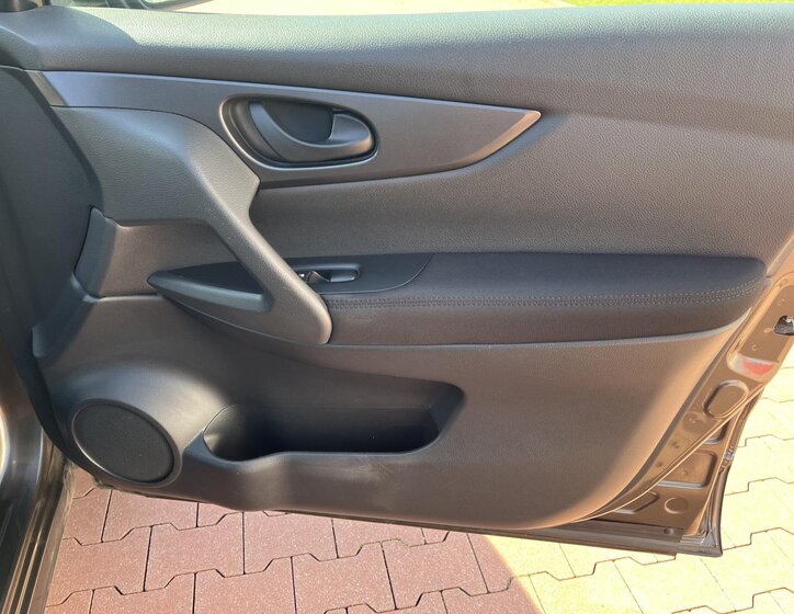 Nissan Qashqai SUV / Terénní 1,2 l 85 kw