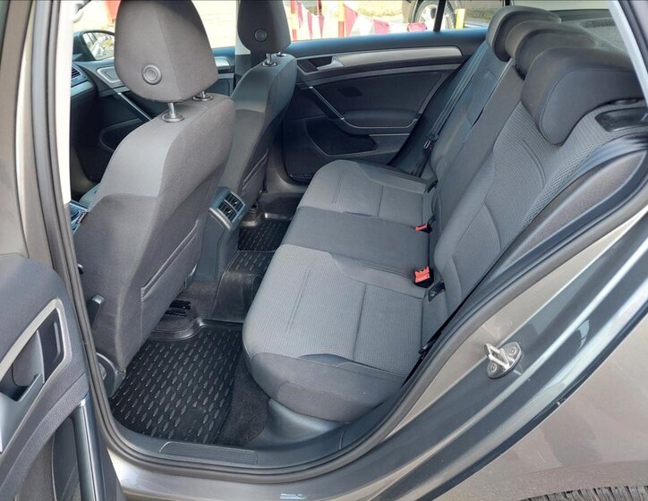 Volkswagen Golf Hatchback 1,2 l 81 kw