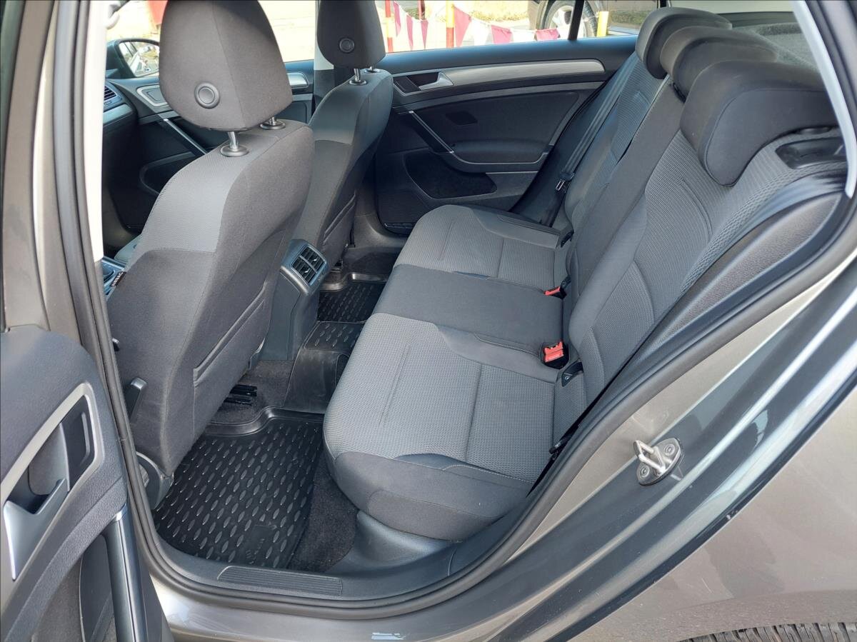 Volkswagen Golf Hatchback 1,2 l 81 kw