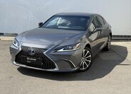 Lexus ES 300h Sedan / Limuzína 2,5 l 131 kw