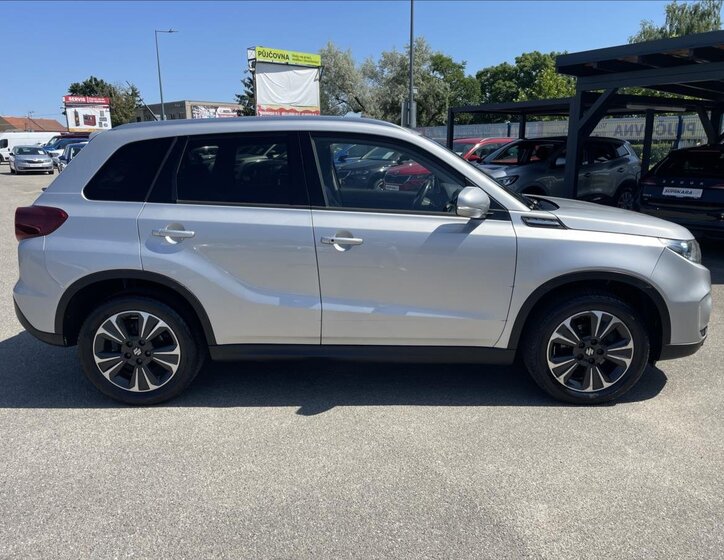 Suzuki Vitara SUV / Terénní 1,4 l 103 kw