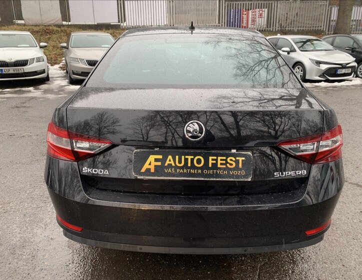 Škoda Superb Liftback 1,5 l 110 kw