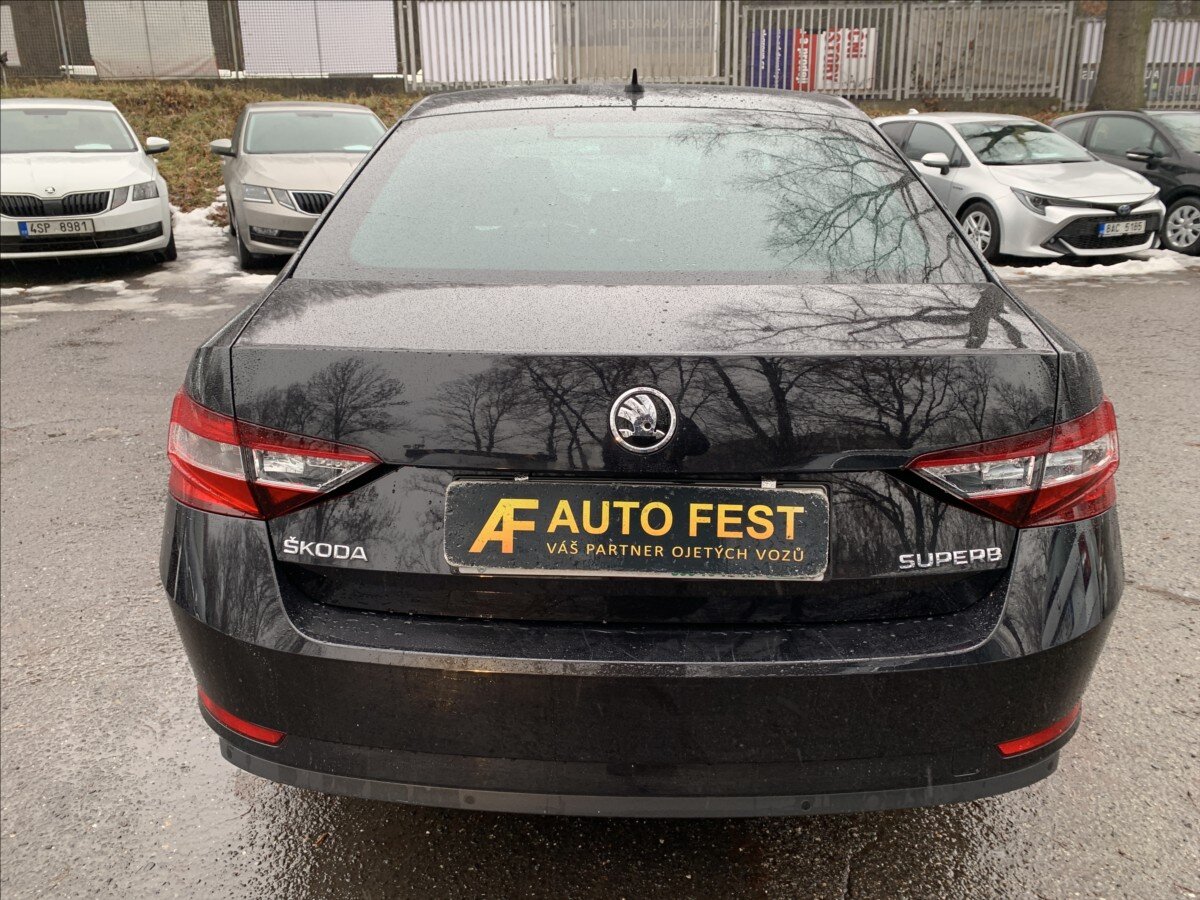 Škoda Superb Liftback 1,5 l 110 kw