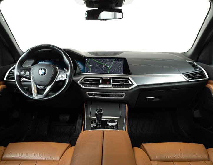 BMW X5 SUV 3,0 l 250 kw