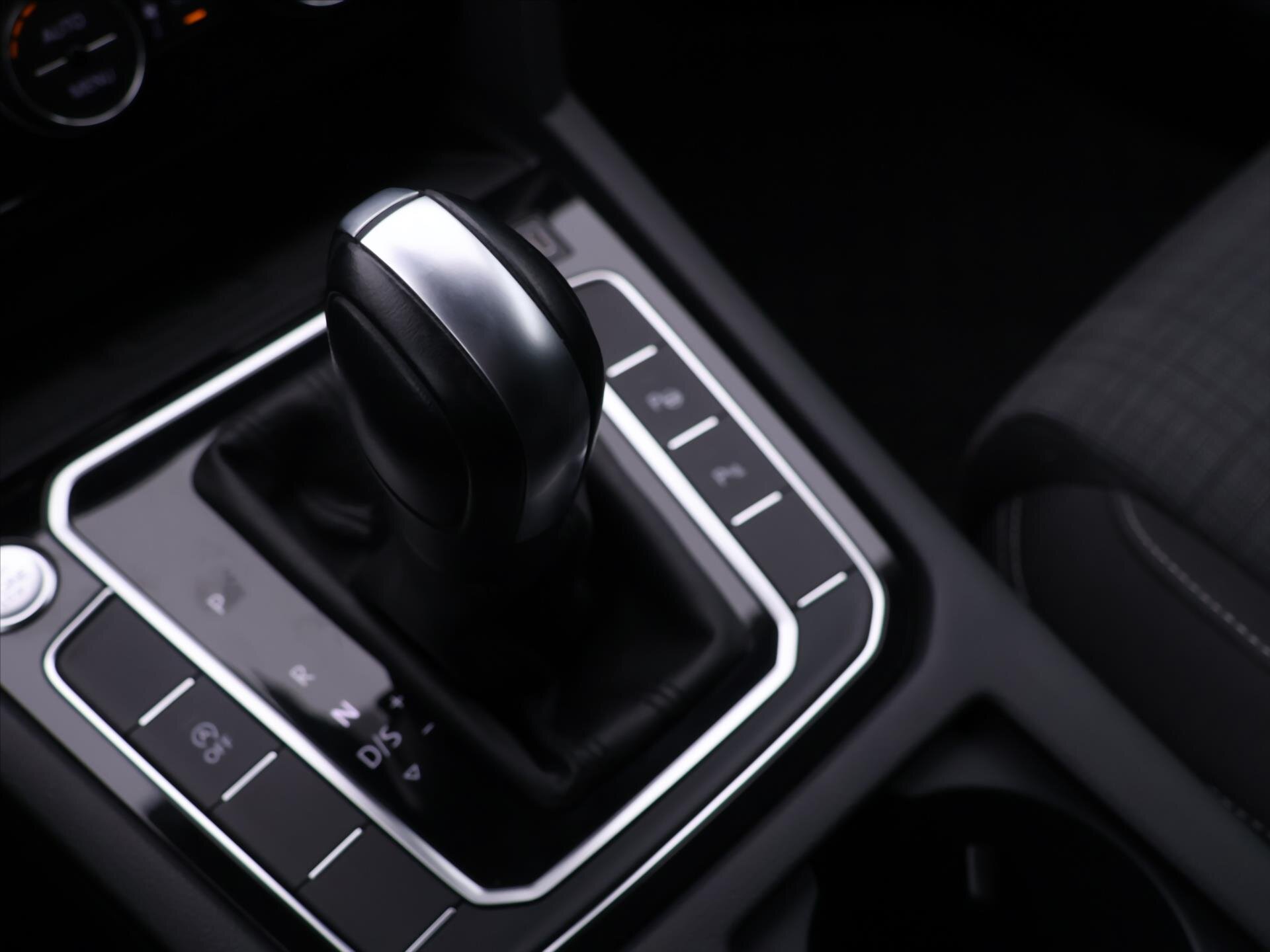 Volkswagen Passat Kombi 1,5 l 373 kw