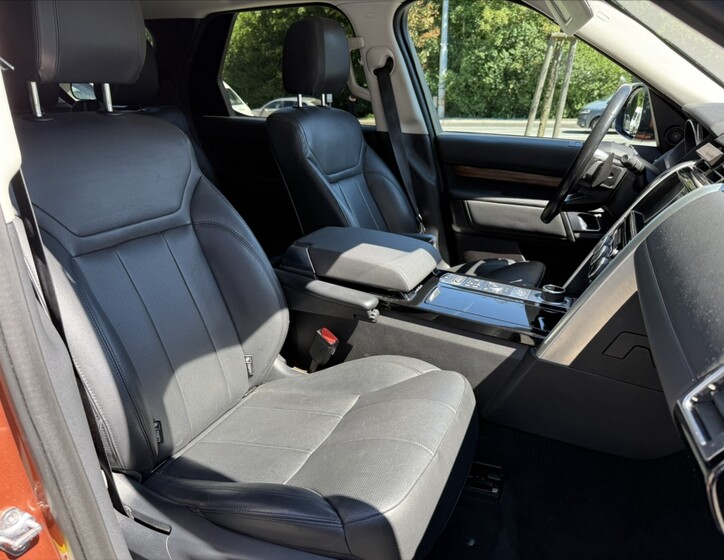 Land Rover Discovery 17