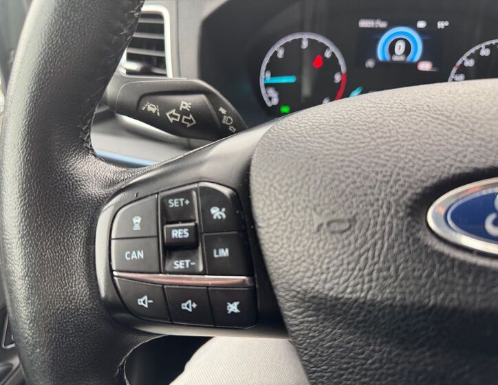 Ford Tourneo Custom 17