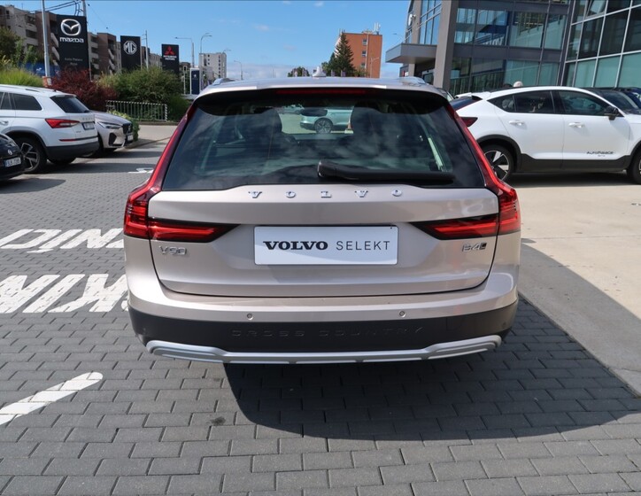 Volvo V90 6