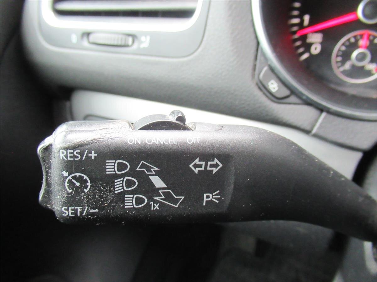 Volkswagen Golf Hatchback 1,2 l 77 kw