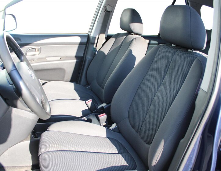 KIA Carens MPV 2,0 l 100 kw