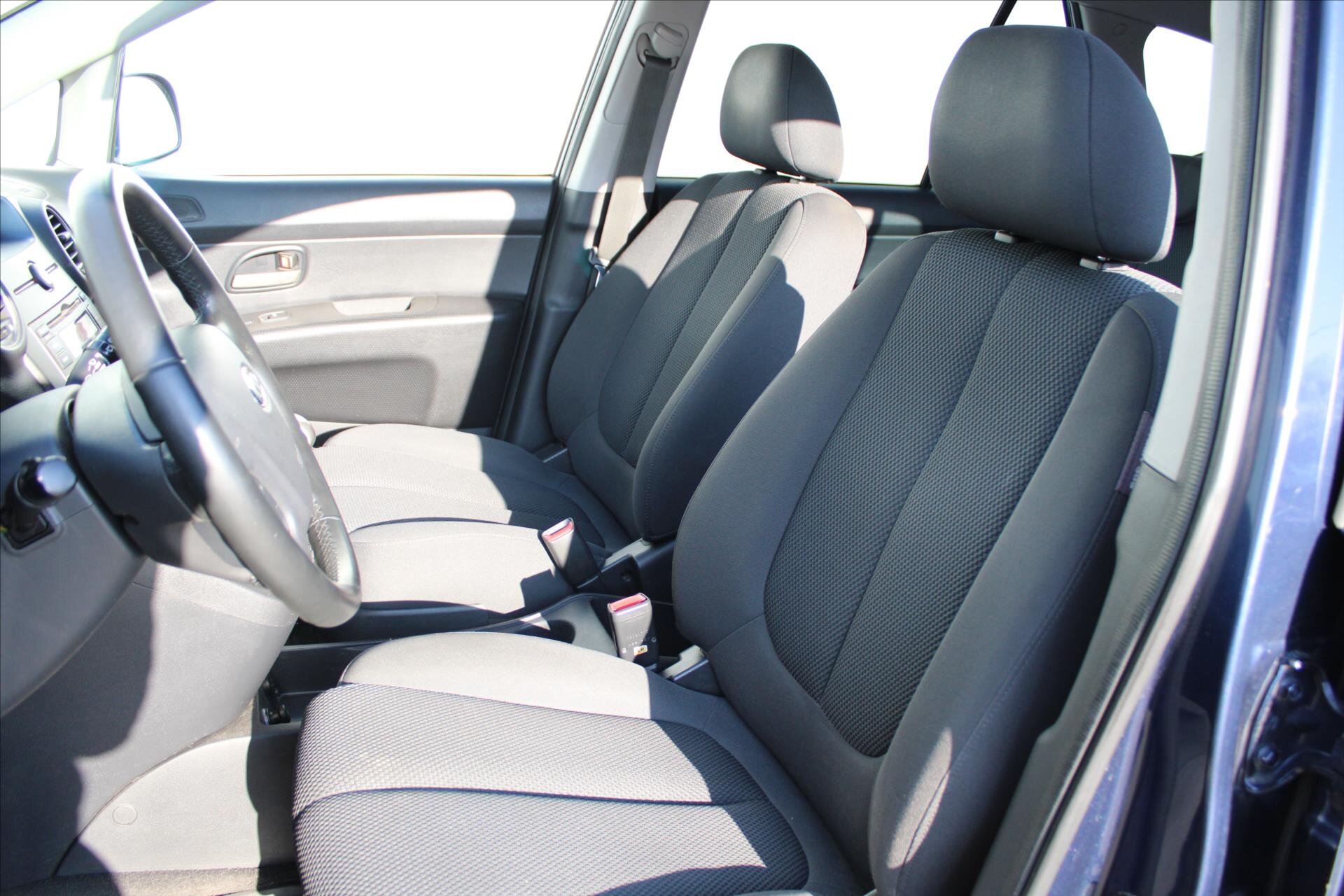 KIA Carens MPV 2,0 l 100 kw