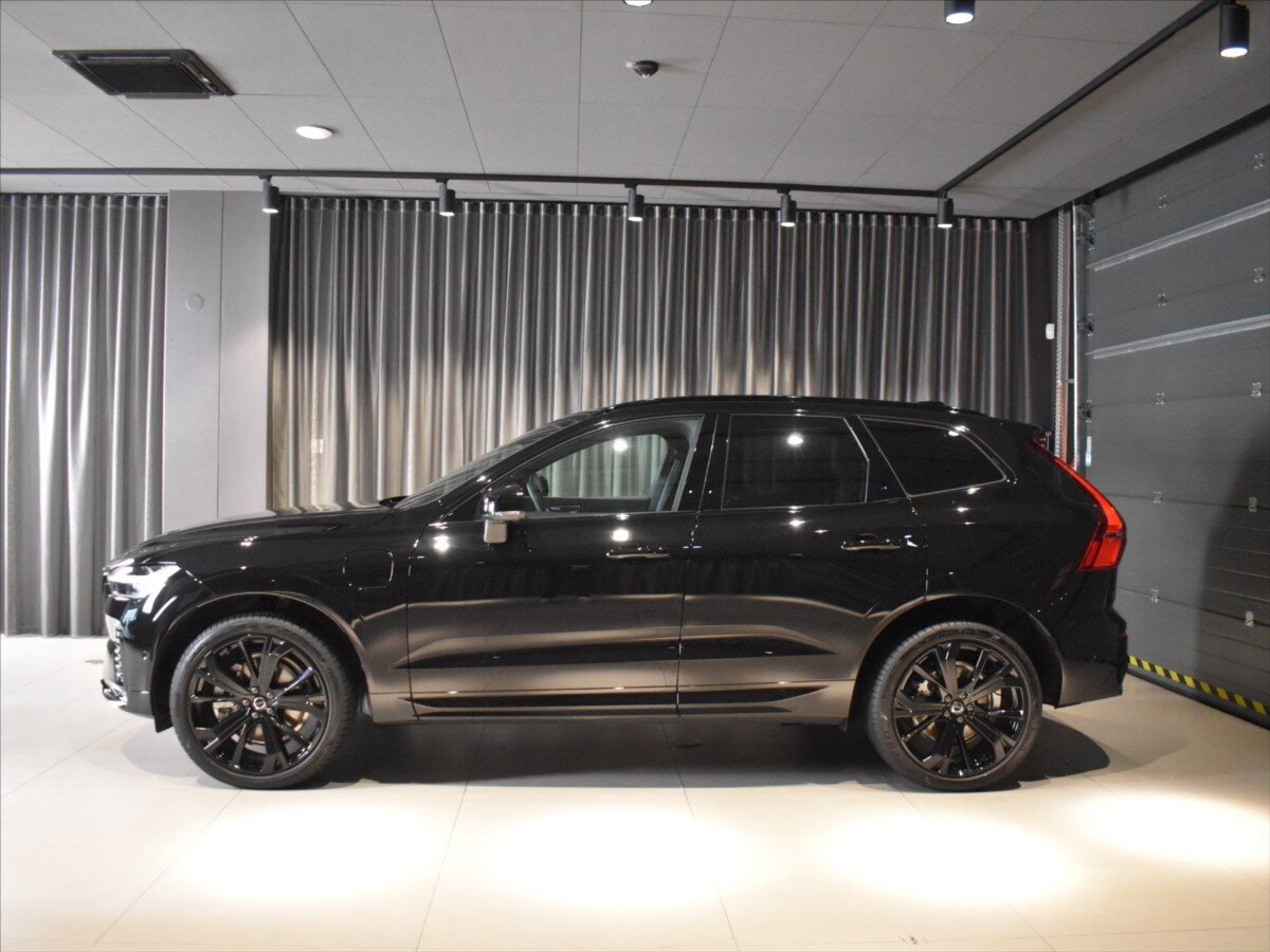 Volvo XC60 SUV / Terénní 2,0 l 335 kw
