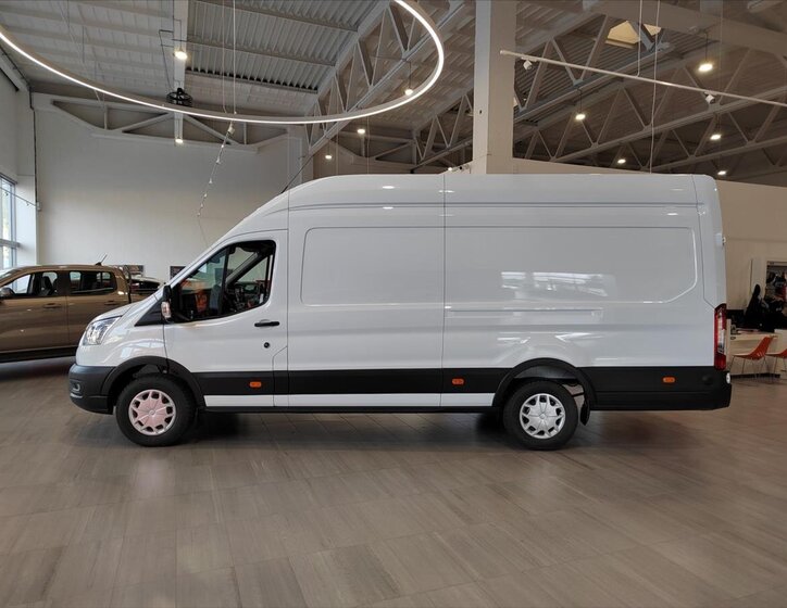 Ford Transit 9