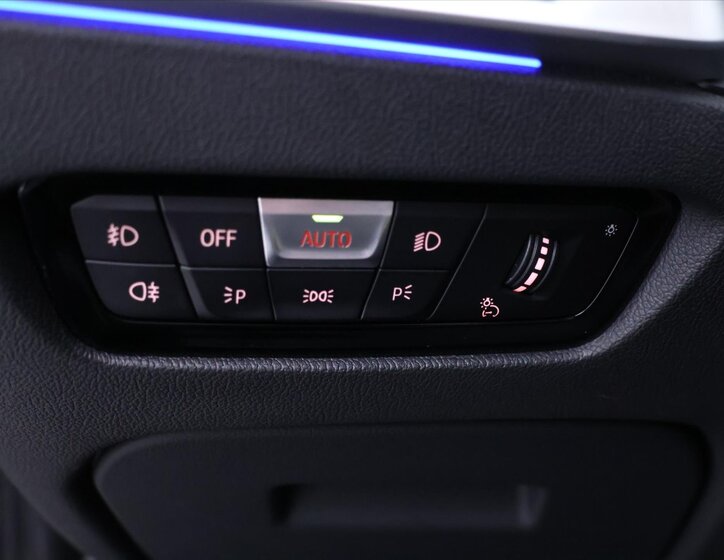 BMW Řada 3 Sedan 3,0 l 195 kw