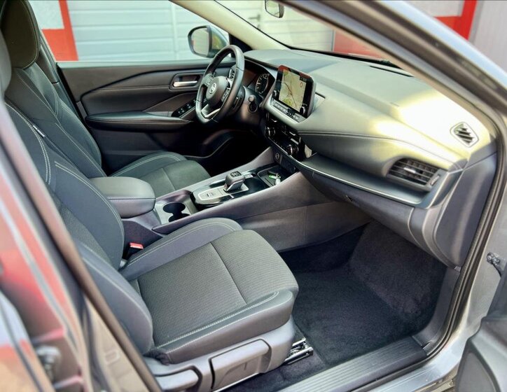 Nissan Qashqai SUV / Terénní 1,3 l 116 kw