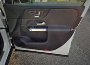 Mercedes-Benz EQB 15