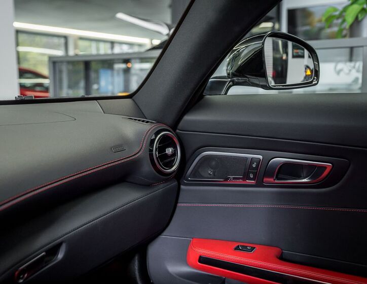 Mercedes-Benz AMG GT 12