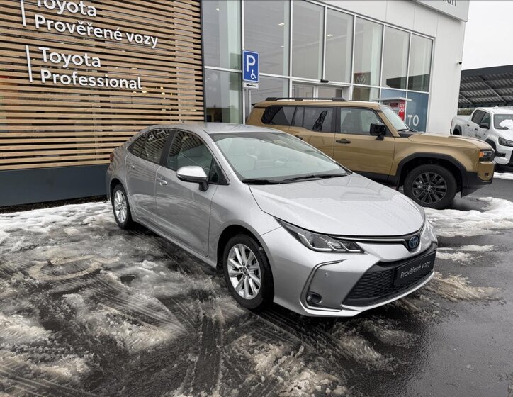 Toyota Corolla Sedan / Limuzína 1,8 l 72 kw