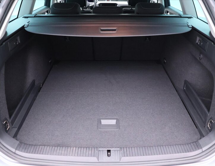 Volkswagen Passat 10