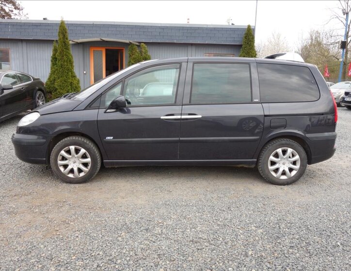 Peugeot 807 MPV 2,2 l 94 kw